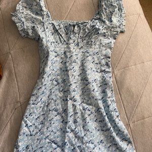 baby blue puff sleeve dress